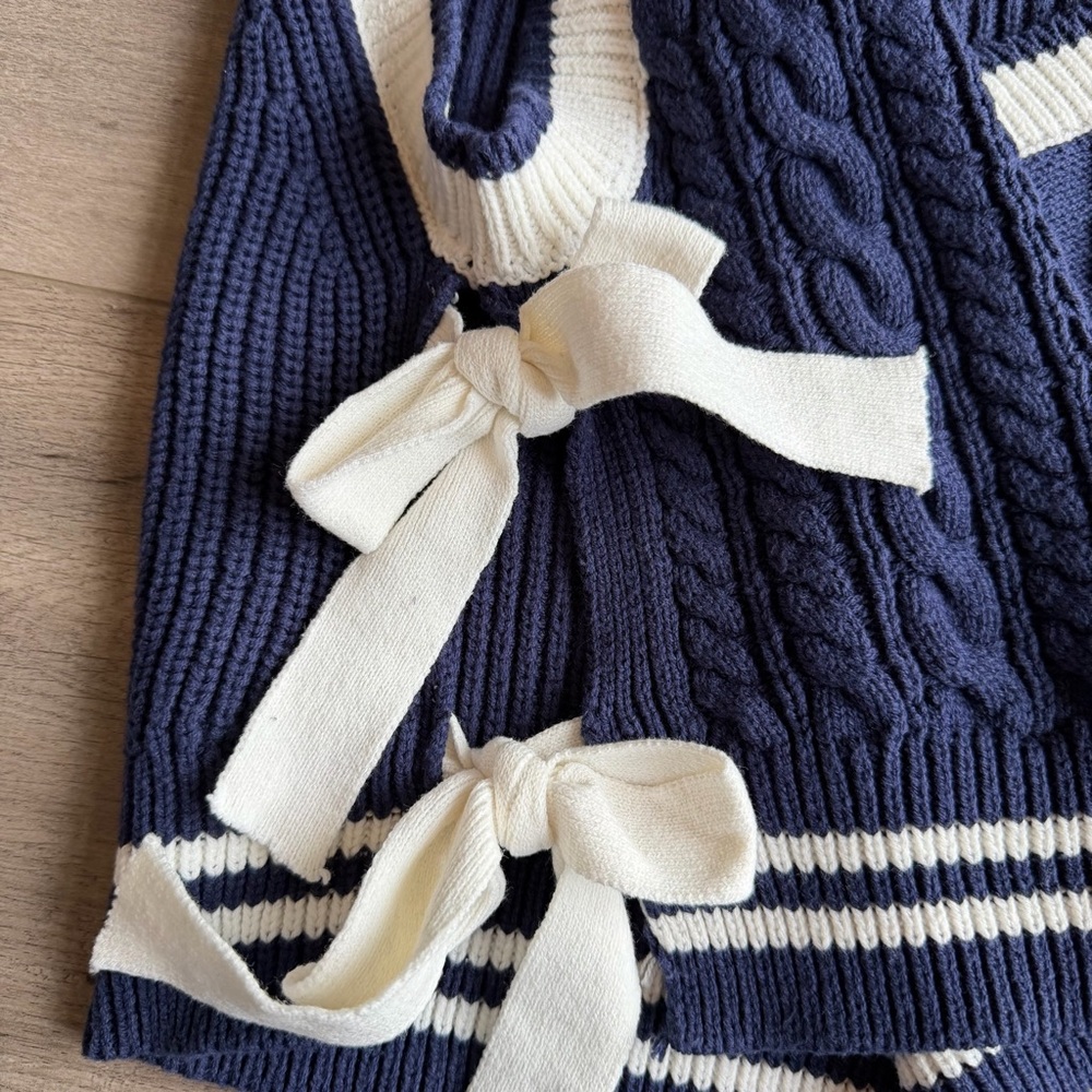 Day + Moon Side Tie Cropped Sweater Vest (Navy/Off White) - size medium - Picture 5 of 7